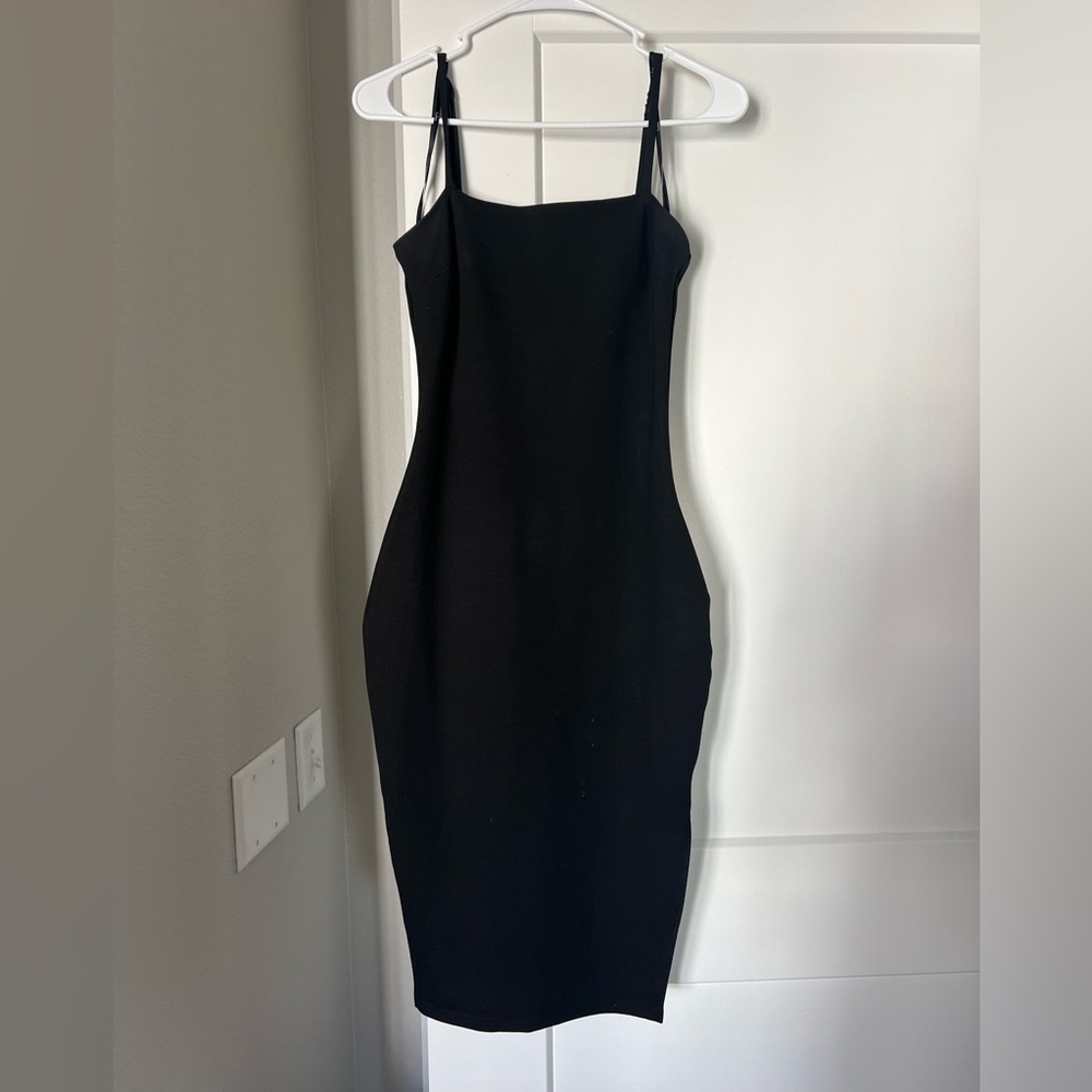Lulu’s black dress - Picture 7 of 7